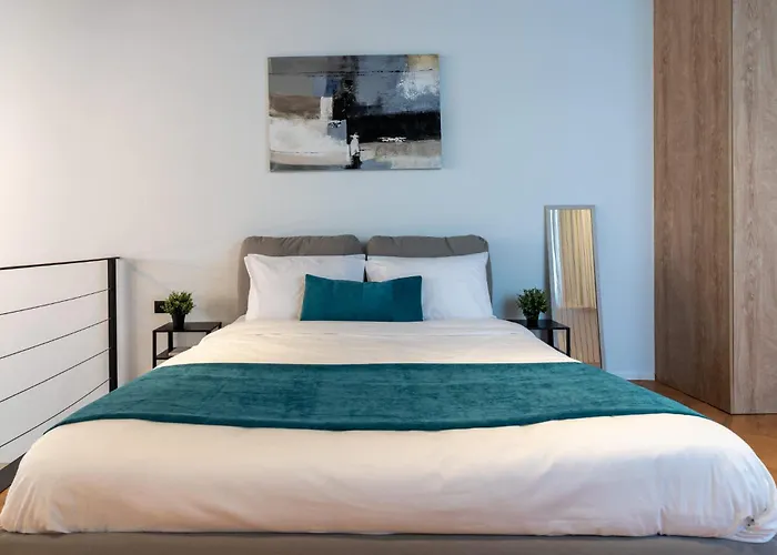 Cozy Loft With Balcony In Apartment *