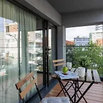 شقة Cozy Loft With Balcony In *