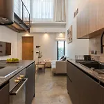 شقة Cozy Loft With Balcony In