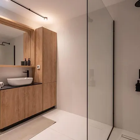 Cozy Loft With Balcony In Apartament