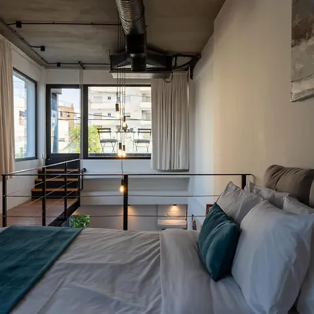 Cozy Loft With Balcony In