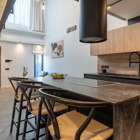 Cozy Loft With Balcony In