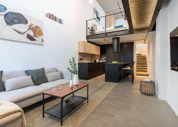 Apartmán Cozy Loft With Balcony In *