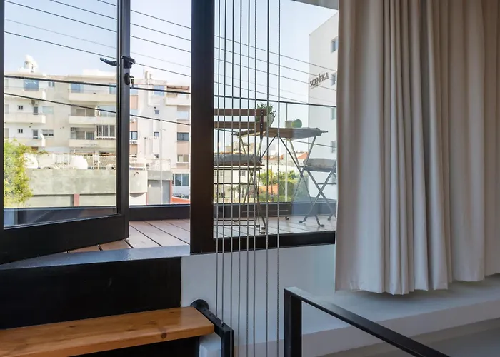 Lägenhet Cozy Loft With Balcony In Limassol