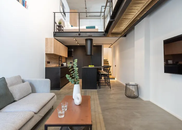 Cozy Loft With Balcony In * Lemesos