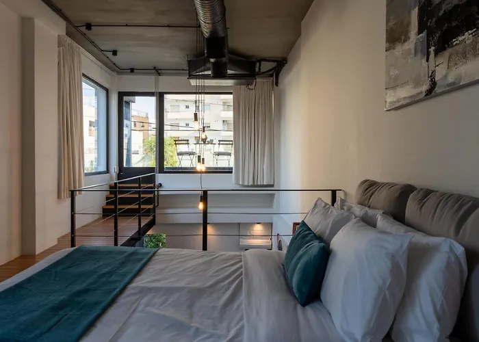 Cozy Loft With Balcony In